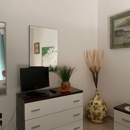 La Dimora Di Paola Apartment Lecce Ngoại thất bức ảnh