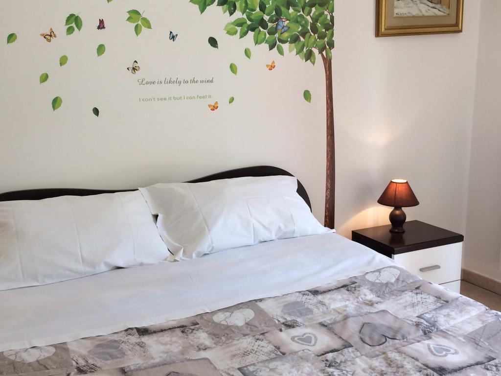 La Dimora Di Paola Apartment Lecce Ngoại thất bức ảnh