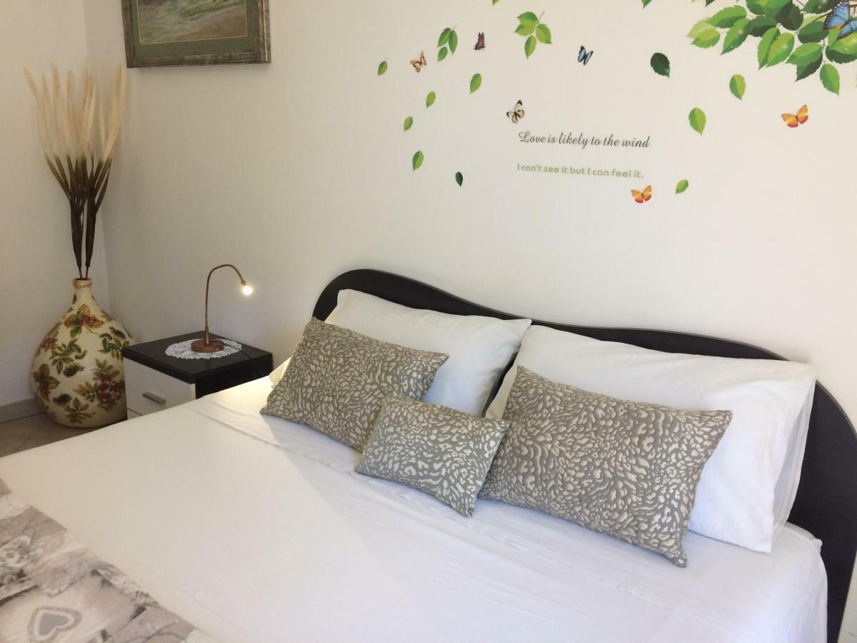 La Dimora Di Paola Apartment Lecce Ngoại thất bức ảnh